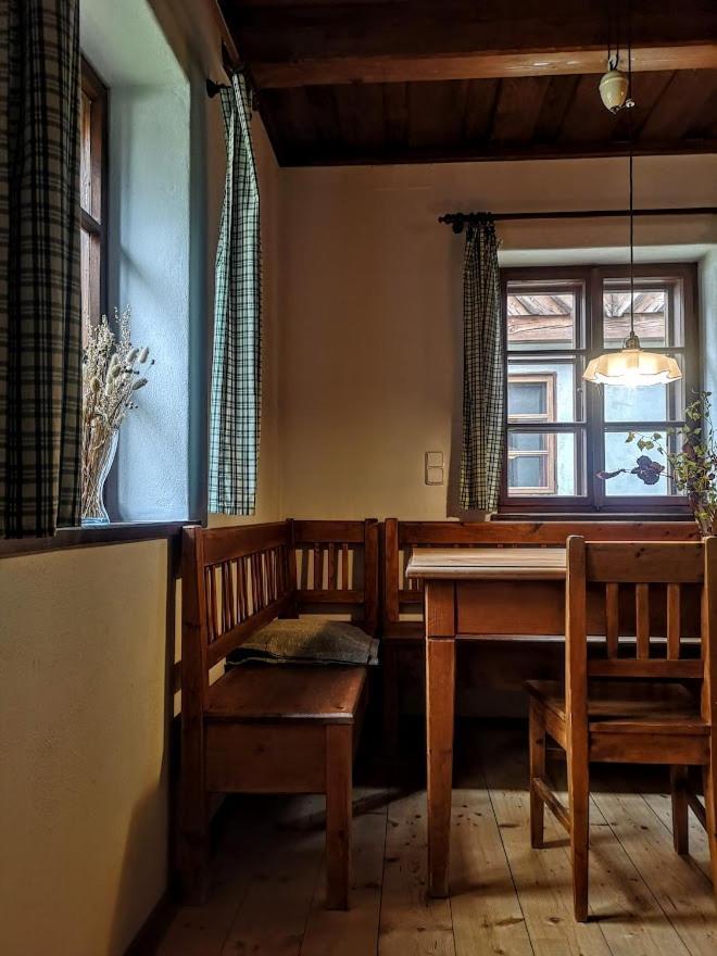 Apartmany Cerveny Dvur Chvalsiny Ngoại thất bức ảnh