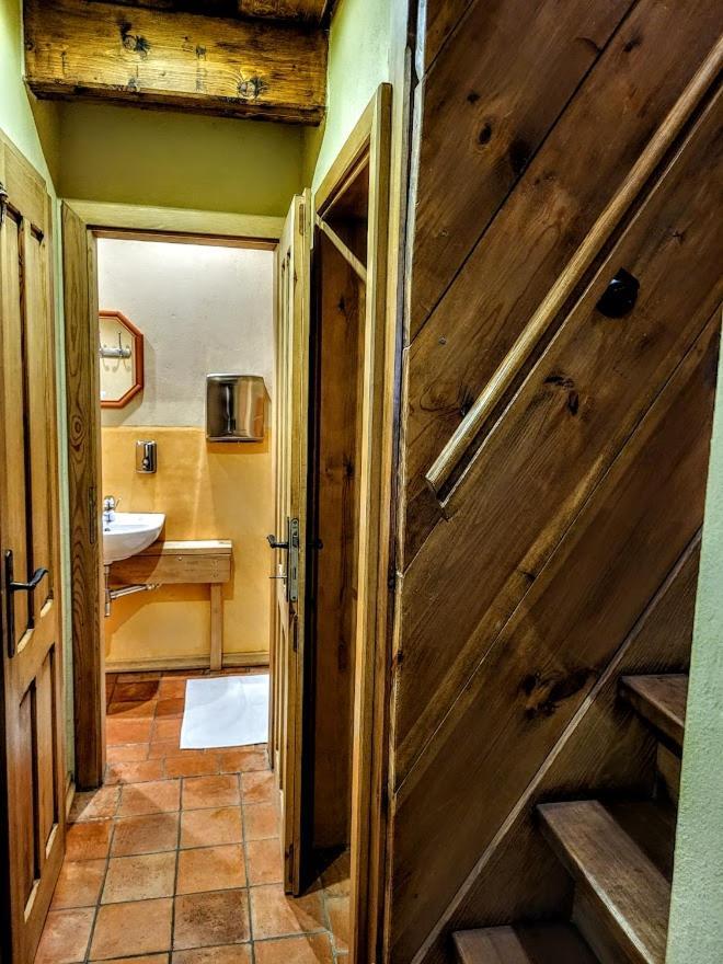 Apartmany Cerveny Dvur Chvalsiny Ngoại thất bức ảnh