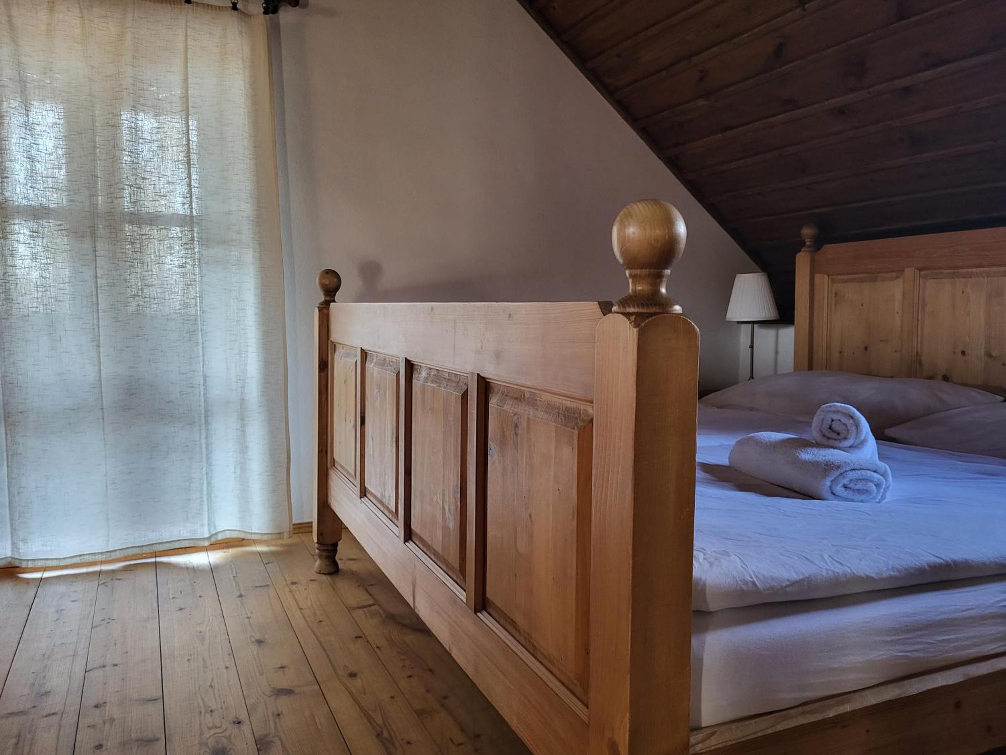 Apartmany Cerveny Dvur Chvalsiny Ngoại thất bức ảnh