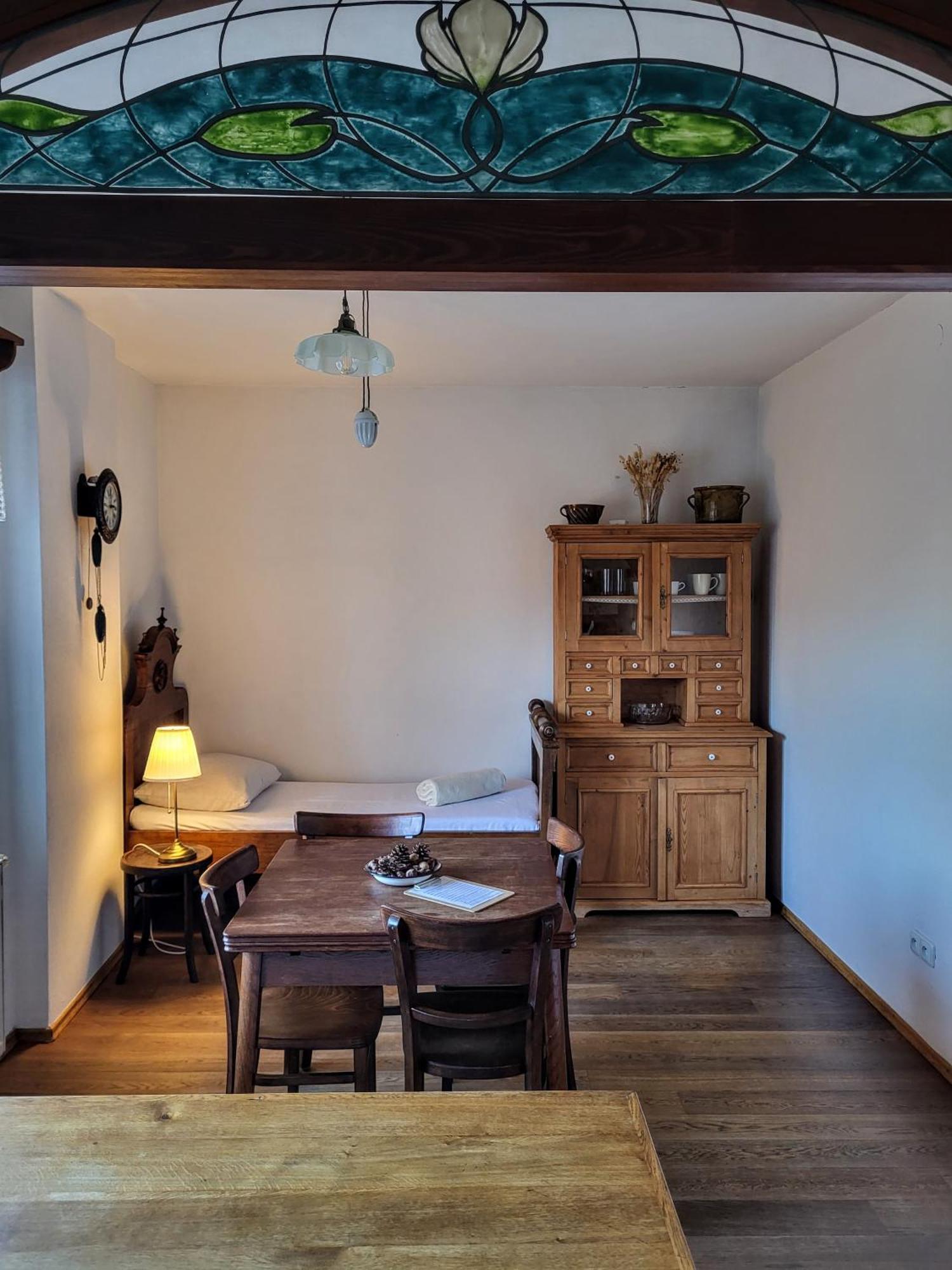 Apartmany Cerveny Dvur Chvalsiny Ngoại thất bức ảnh